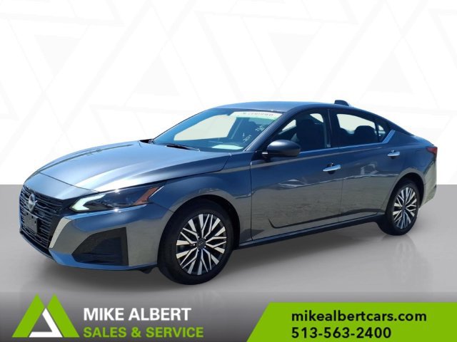 Used 2024 Nissan Altima 2.5 SV FWD image 3