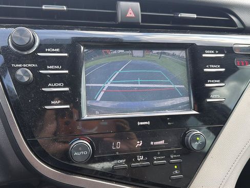 Used 2020 Toyota Camry SE FWD image 13