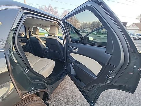 Certified 2024 Ford Edge SEL w/ Convenience Package AWD/4WD image 12