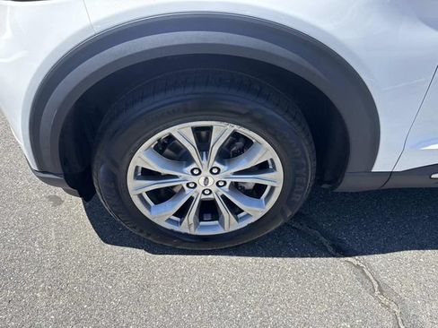 Certified 2022 Ford Explorer Limited w/ Equipment Group 301A AWD/4WD image 13