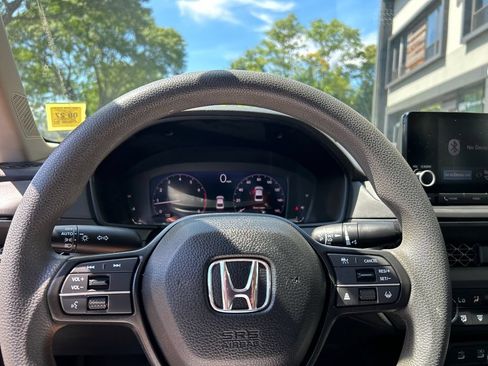 Used 2024 Honda Accord EX image 12