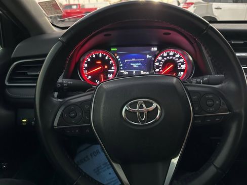 Used 2019 Toyota Camry XSE image 19