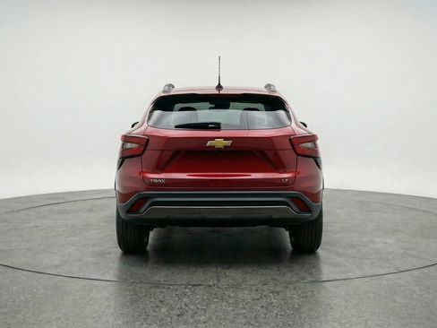 Used 2025 Chevrolet Trax LT w/ LT Convenience Package FWD image 7