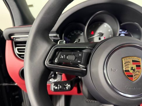 Certified 2025 Porsche Macan S image 36