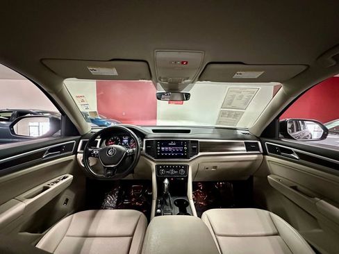 Used 2018 Volkswagen Atlas SE w/ R-Line Package FWD image 25