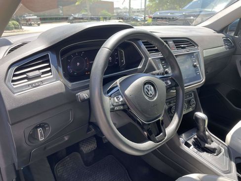 Used 2020 Volkswagen Tiguan SEL FWD image 8