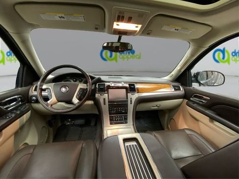 Used 2012 Cadillac Escalade ESV Platinum AWD/4WD image 30