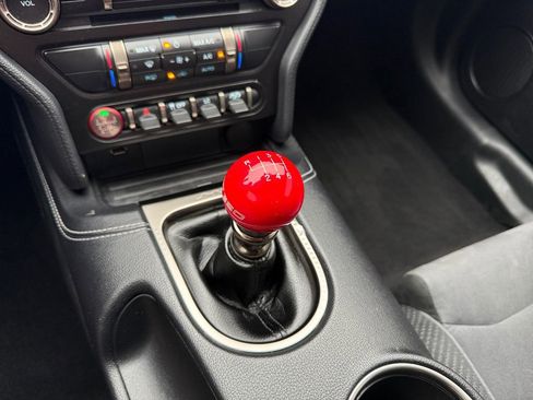 Used 2020 Ford Mustang Shelby GT350 image 2