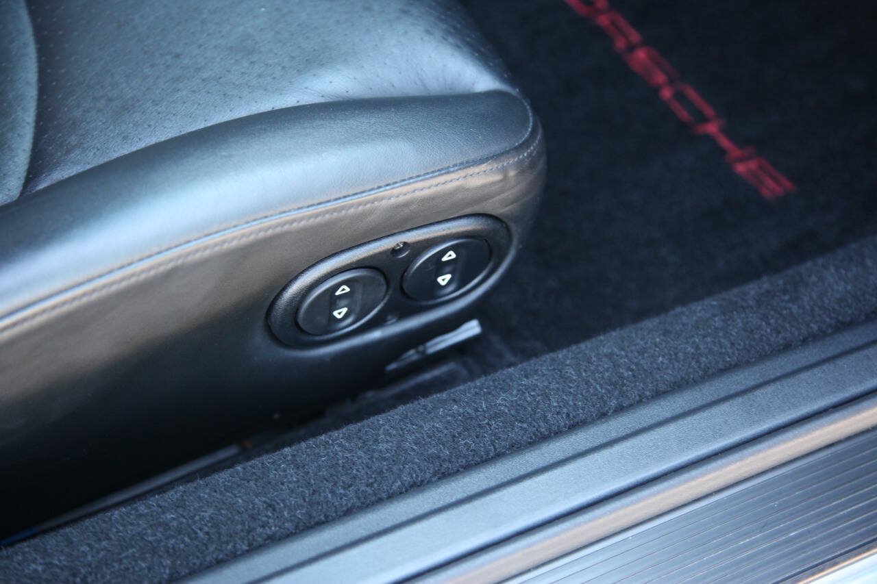 Used 1996 Porsche 911 GT3 RS image 88