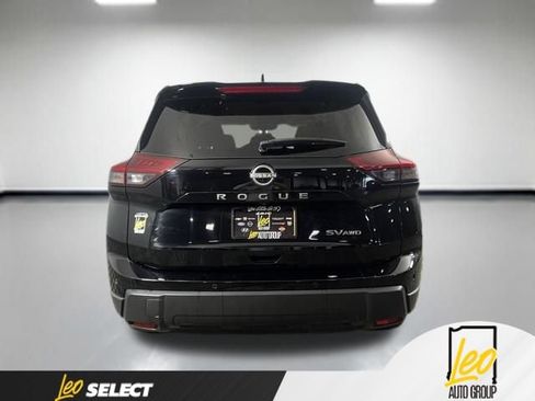Used 2024 Nissan Rogue SV AWD/4WD image 7