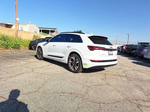 Used 2023 Audi e-tron Premium w/ Convenience Plus Package image 4