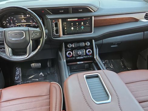Used 2023 GMC Yukon Denali Ultimate AWD/4WD image 14