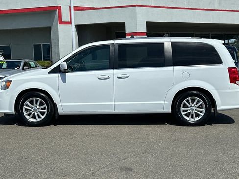 Used 2019 Dodge Grand Caravan SXT FWD image 9