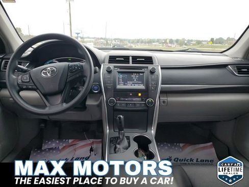 Used 2017 Toyota Camry LE image 12