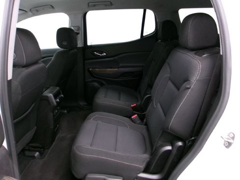 Certified 2022 GMC Acadia SLE w/ Driver Convenience Package image 9