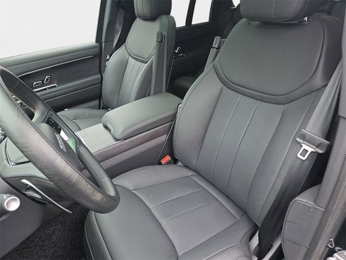 Used 2025 Land Rover Range Rover SE image 15