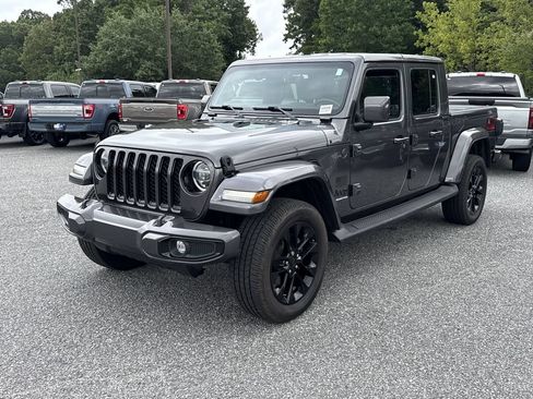 Used 2021 Jeep Gladiator Overland AWD/4WD image 3