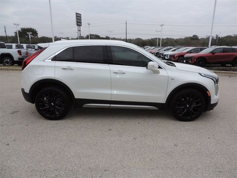 Used 2021 Cadillac XT4 Premium Luxury w/ LPO, Onyx Sport Package image 4