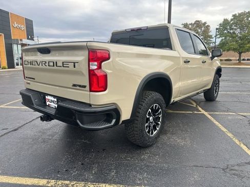 Used 2023 Chevrolet Silverado 1500 ZR2 image 10