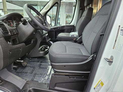 Used 2025 RAM ProMaster 2500 w/ Convenience Group image 16
