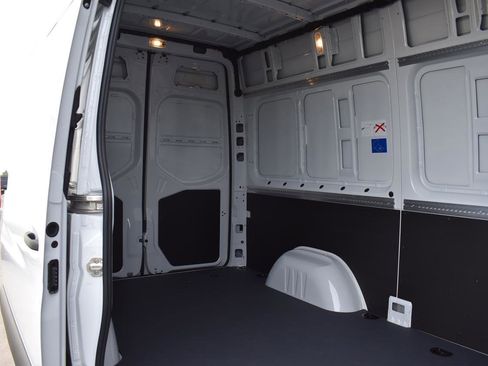 New 2025 Mercedes-Benz Sprinter 2500 image 9