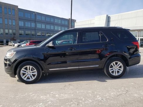 Used 2018 Ford Explorer XLT w/ Equipment Group 202A image 5