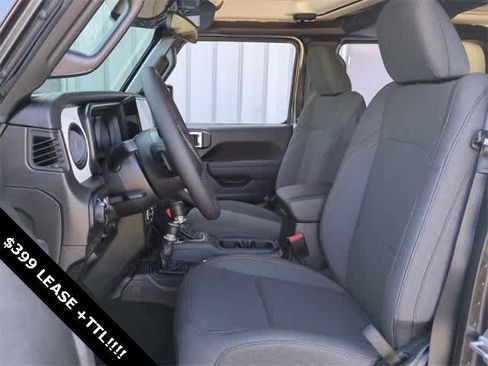 New 2025 Jeep Gladiator Sport image 16