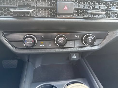 Certified 2025 Honda HR-V LX image 32