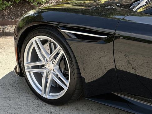 Used 2024 Aston Martin DB12 Coupe image 9