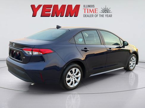 Used 2025 Toyota Corolla LE FWD image 8