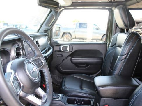 Used 2023 Jeep Wrangler Unlimited Rubicon 4xe AWD/4WD image 46