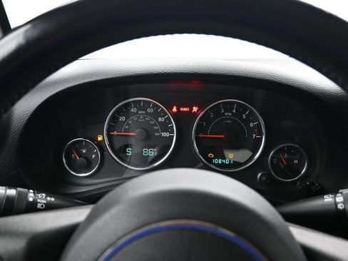 Used 2012 Jeep Wrangler Unlimited Rubicon w/ Connectivity Group AWD/4WD image 21
