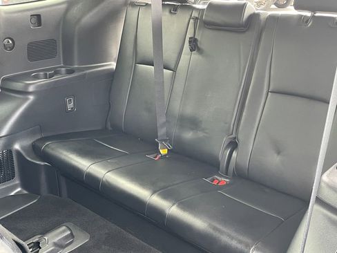 Used 2020 Toyota Highlander XLE image 11