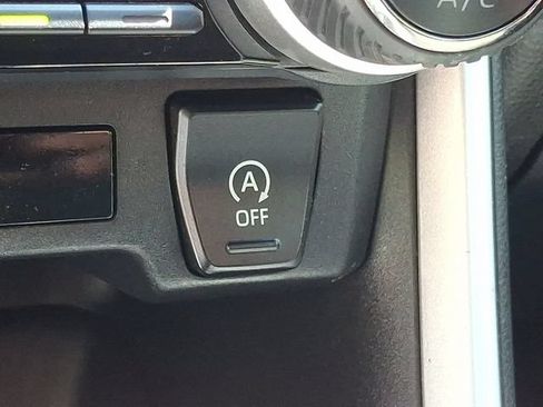 Used 2022 Toyota RAV4 XLE AWD/4WD image 22