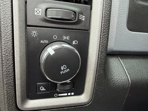 Used 2019 RAM 1500 Express AWD/4WD image 14