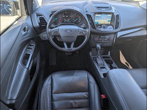 Used 2017 Ford Escape Titanium image 9