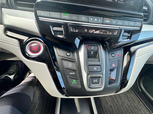 New 2026 Honda Odyssey Touring image 13