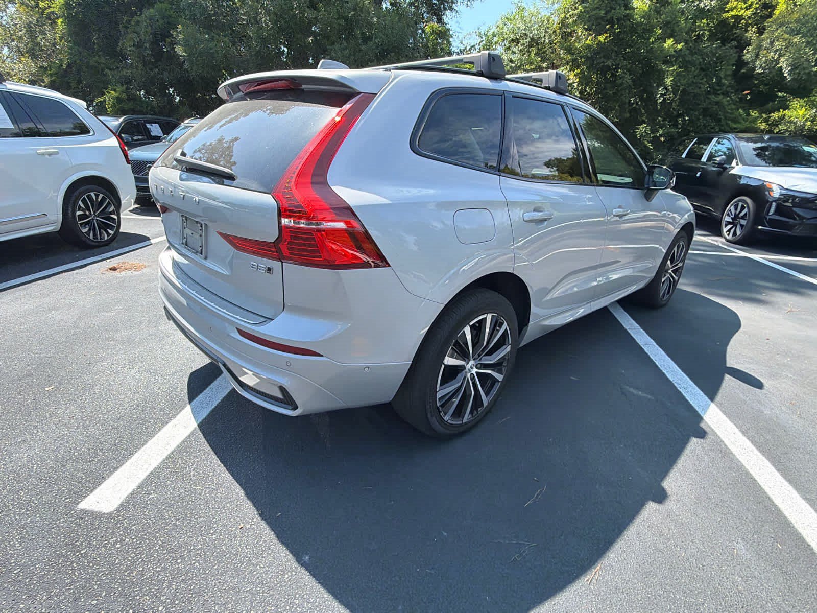 Used 2024 Volvo XC60 B5 Plus w/ Protection Package Premier AWD/4WD image 15