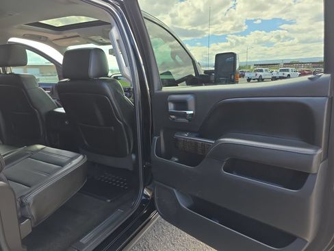 Used 2015 GMC Sierra 2500 Denali w/ Duramax Plus Package AWD/4WD image 33