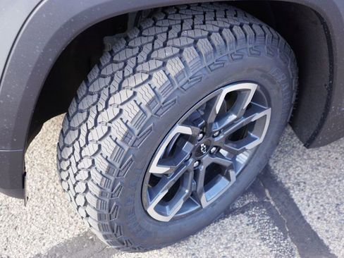 New 2026 Chevrolet Equinox ACTIV w/ Convenience Package III AWD/4WD image 9