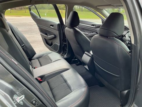 Used 2025 Nissan Altima 2.5 SR image 23