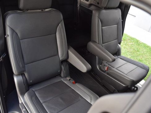 Used 2022 Chevrolet Suburban LT RWD image 45