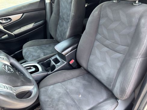 Used 2015 Nissan Rogue SV w/ SV Premium Package FWD image 18