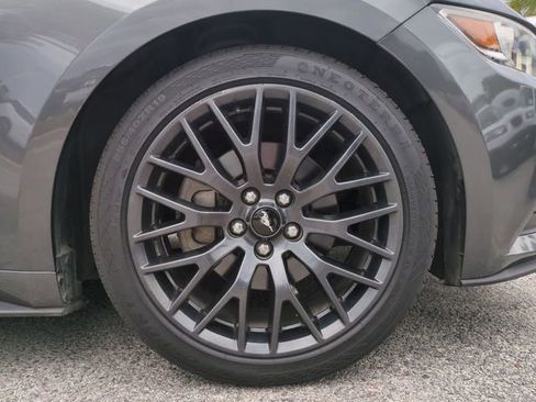 Used 2017 Ford Mustang Coupe RWD image 11