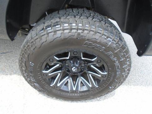 Used 2017 RAM 1500 Classic SLT image 14