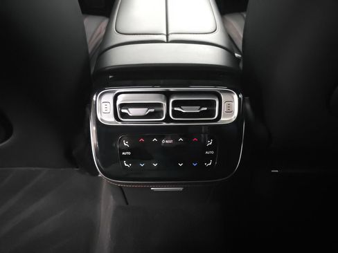 Used 2024 Mercedes-Benz S 63 AMG S w/ Carbon Fiber Exterior Package image 30