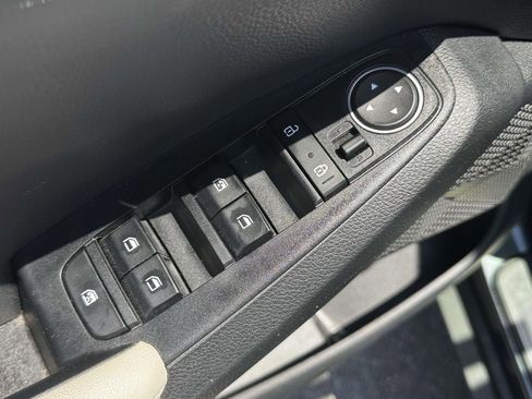 Certified 2022 Kia Seltos EX AWD/4WD image 16