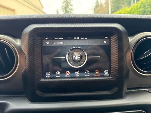 Used 2018 Jeep Wrangler Unlimited Sport S image 23