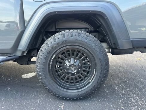 Used 2021 Jeep Gladiator Sport AWD/4WD image 12