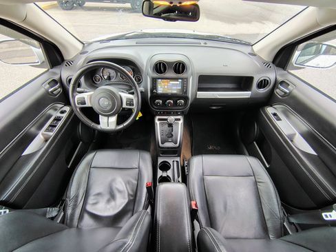 Used 2017 Jeep Compass High Altitude AWD/4WD image 2